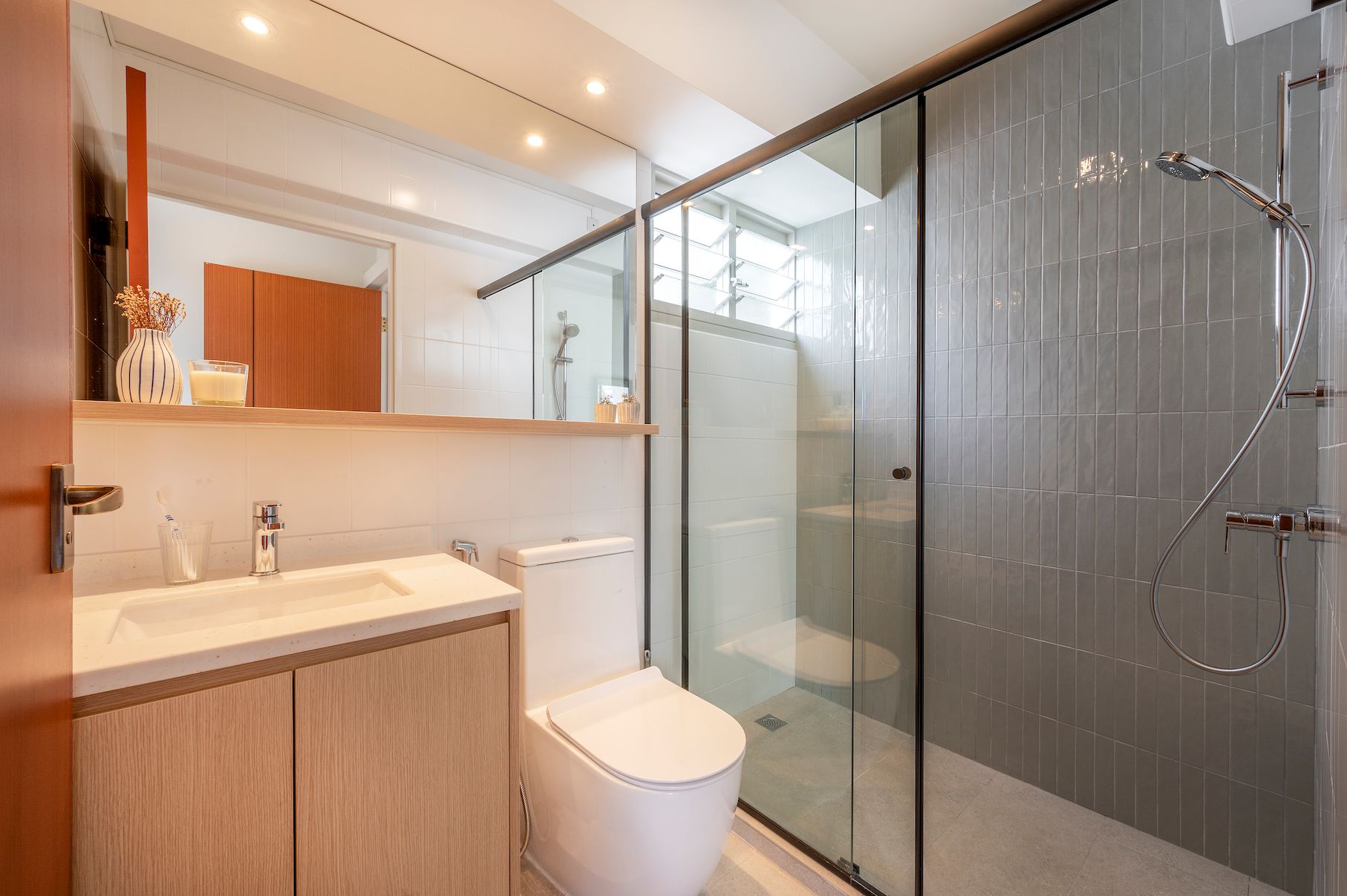 Maximizing Your Small Bathroom: Design Tips for Compact Spaces